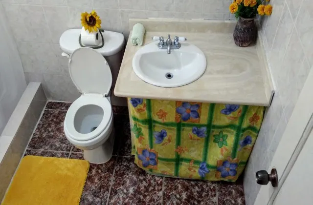 Las Galeras Island Hostel Room bathroom